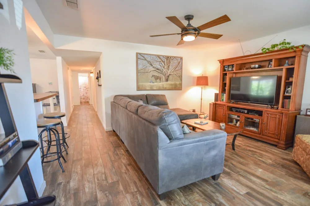 1207 Lynnwood Drive Cleburne, TX 76033