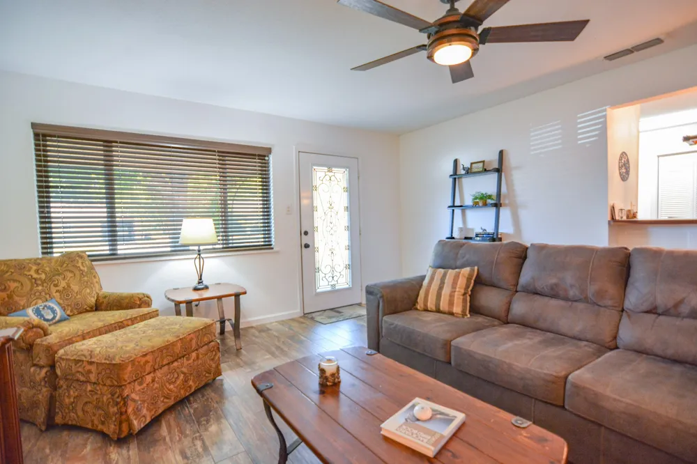1207 Lynnwood Drive Cleburne, TX 76033