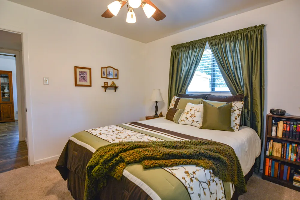 1207 Lynnwood Drive Cleburne, TX 76033