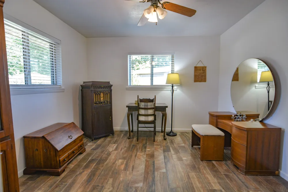 1207 Lynnwood Drive Cleburne, TX 76033
