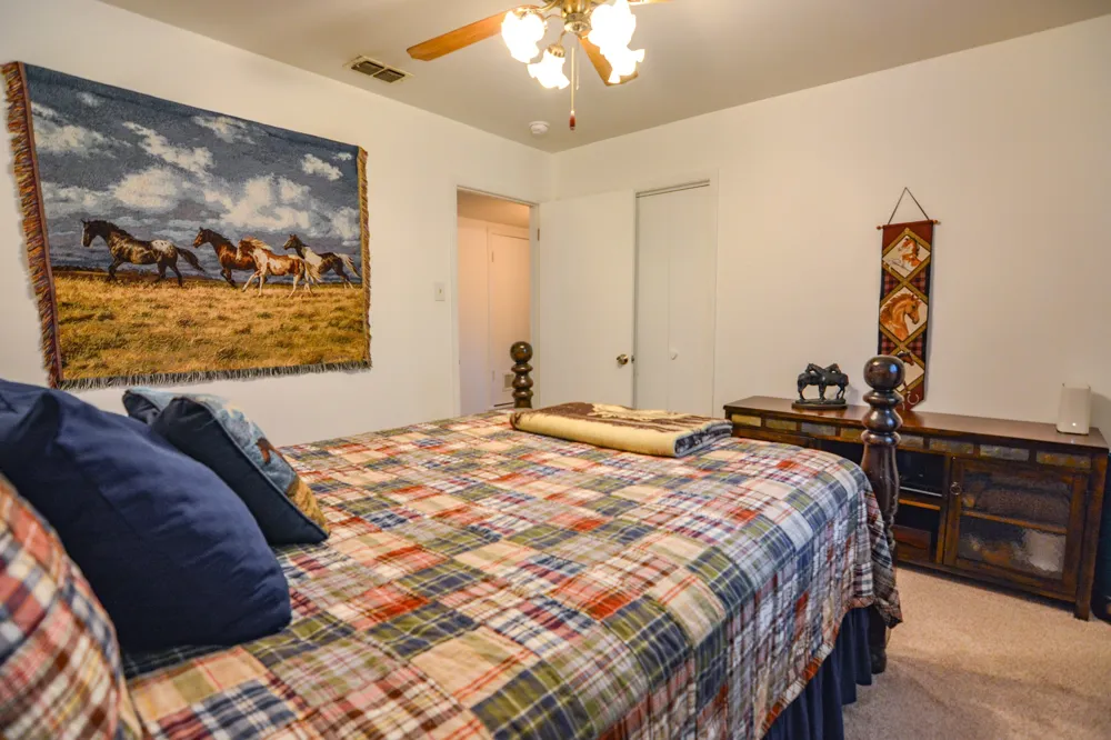 1207 Lynnwood Drive Cleburne, TX 76033