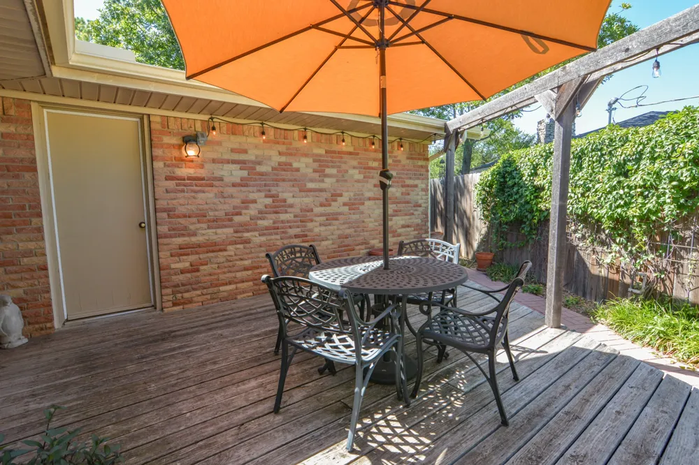 1207 Lynnwood Drive Cleburne, TX 76033