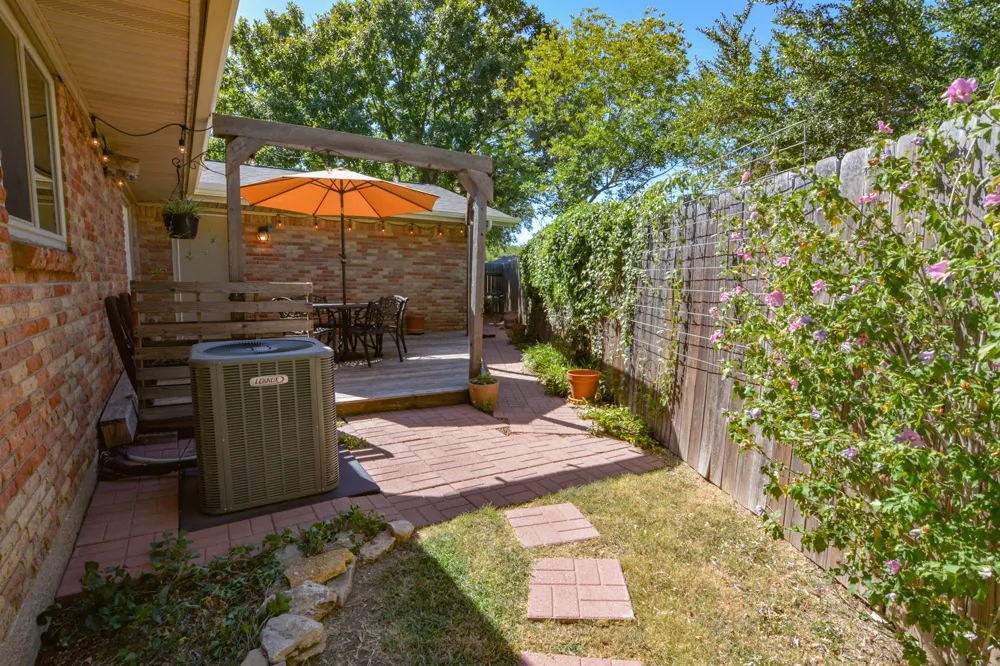 1207 Lynnwood Drive Cleburne, TX 76033