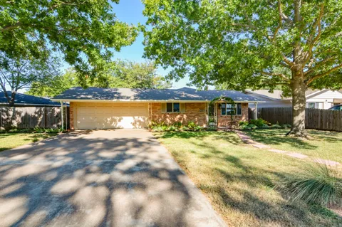 1207 Lynnwood Drive