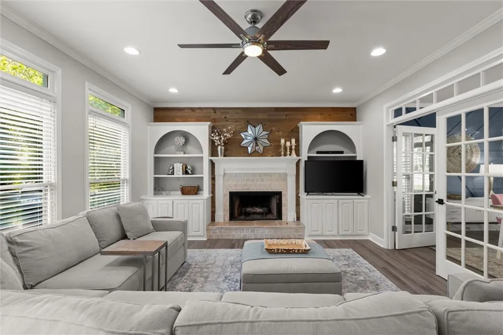 512 Old Field Cove Woodstock, GA 30189