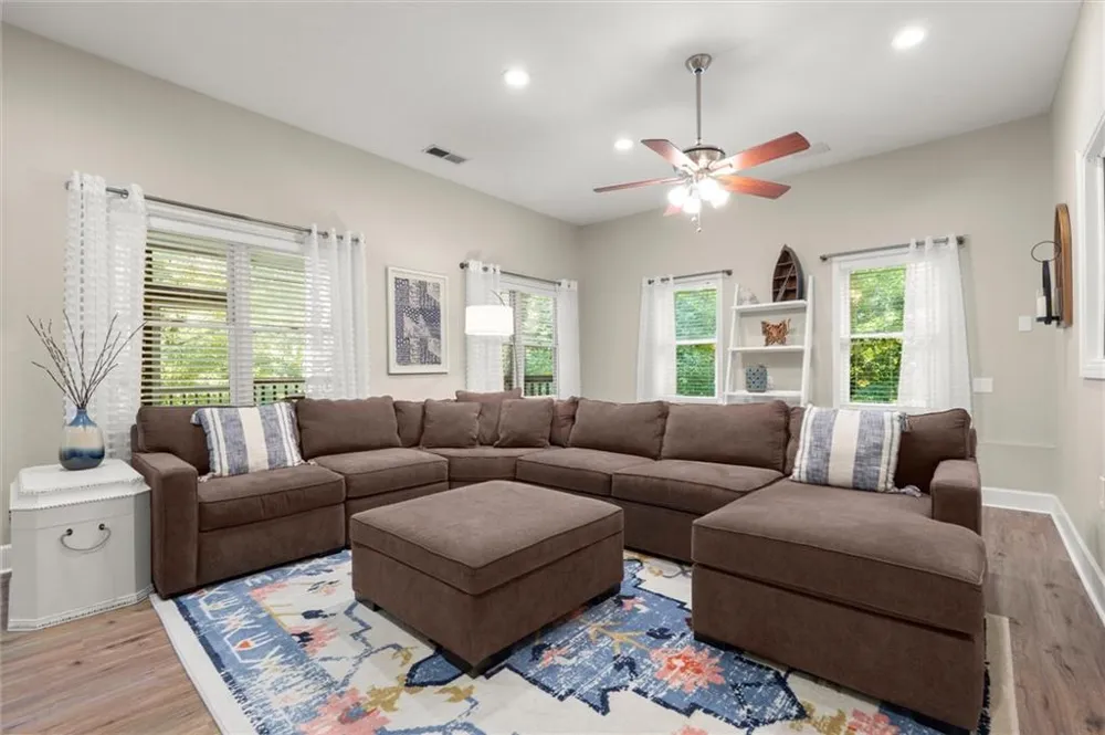 512 Old Field Cove Woodstock, GA 30189