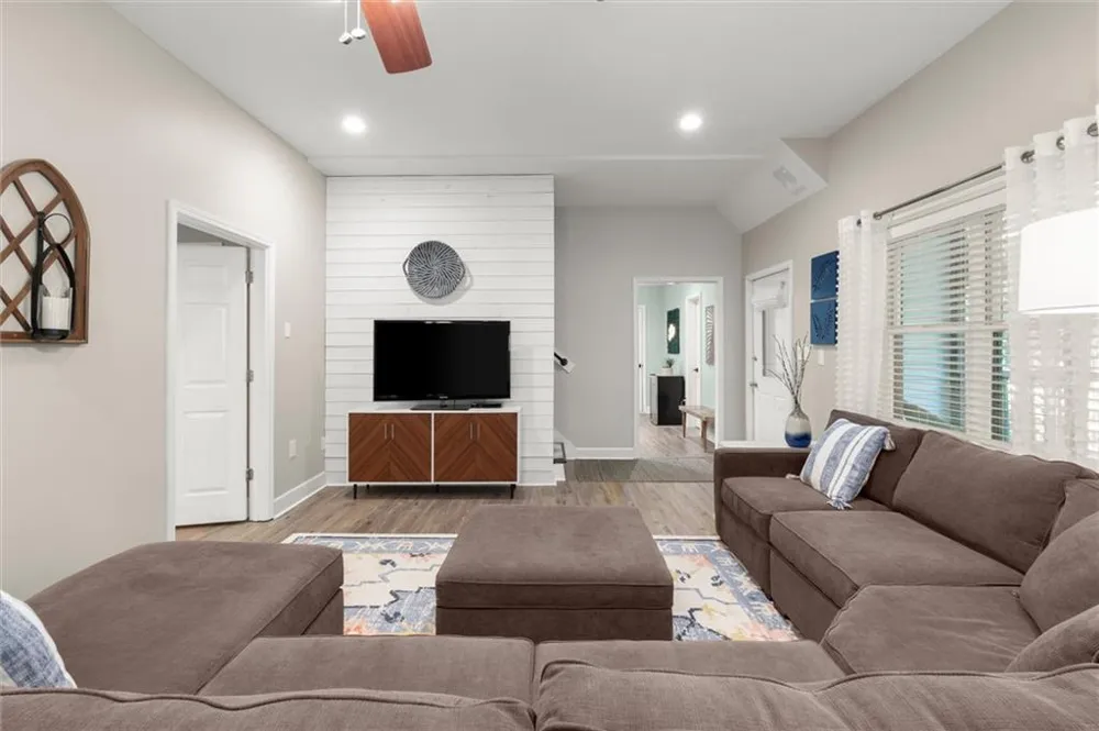 512 Old Field Cove Woodstock, GA 30189