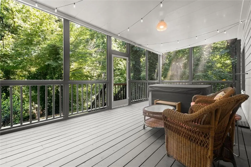 512 Old Field Cove Woodstock, GA 30189