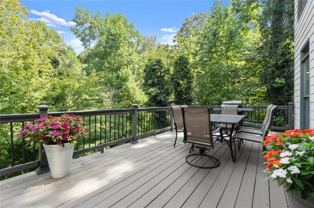 512 Old Field Cove Woodstock, GA 30189