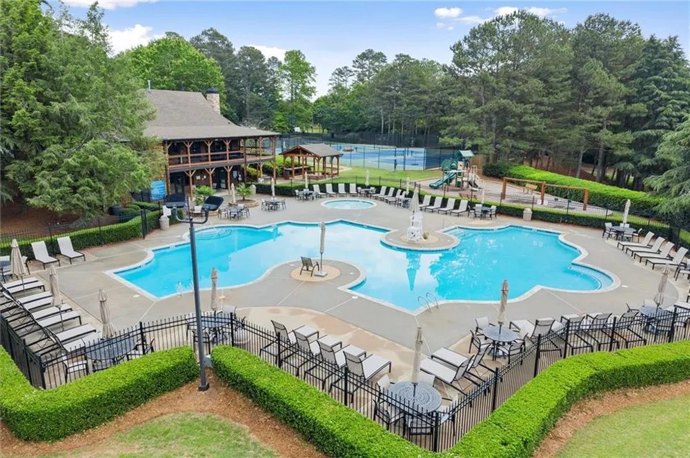 512 Old Field Cove Woodstock, GA 30189