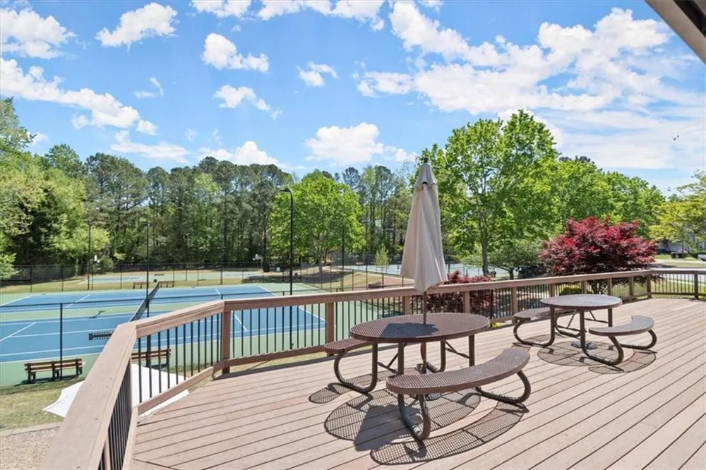 512 Old Field Cove Woodstock, GA 30189