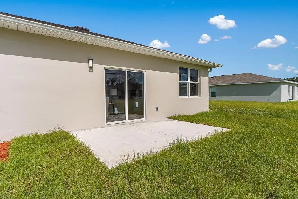 8526 102ND COURT Vero Beach, FL 32967