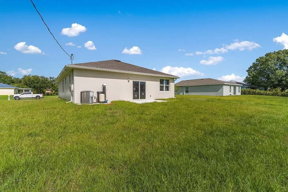 8526 102ND COURT Vero Beach, FL 32967
