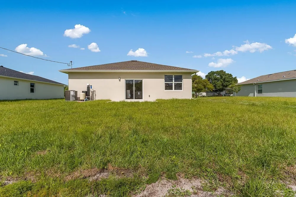 8526 102ND COURT Vero Beach, FL 32967