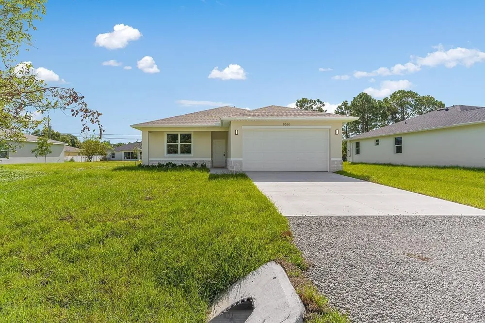 8526 102ND COURT Vero Beach, FL 32967