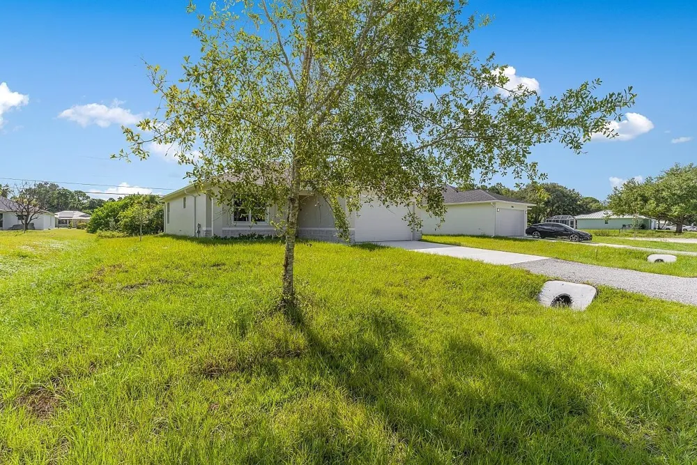 8526 102ND COURT Vero Beach, FL 32967