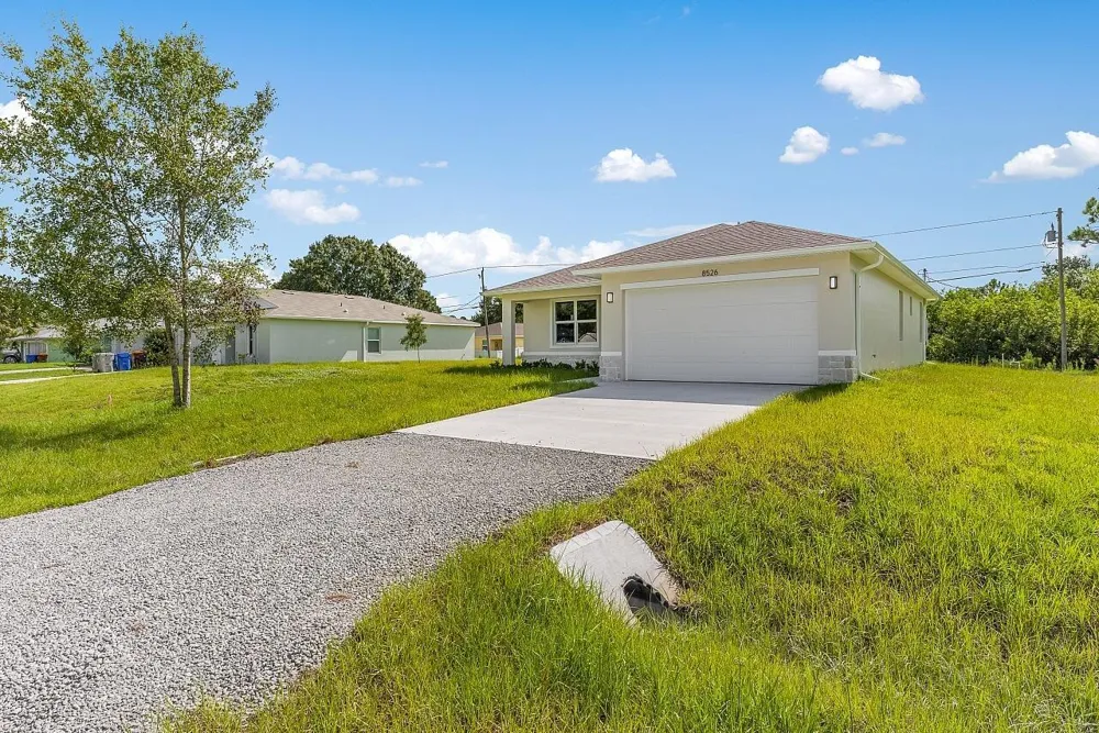 8526 102ND COURT Vero Beach, FL 32967