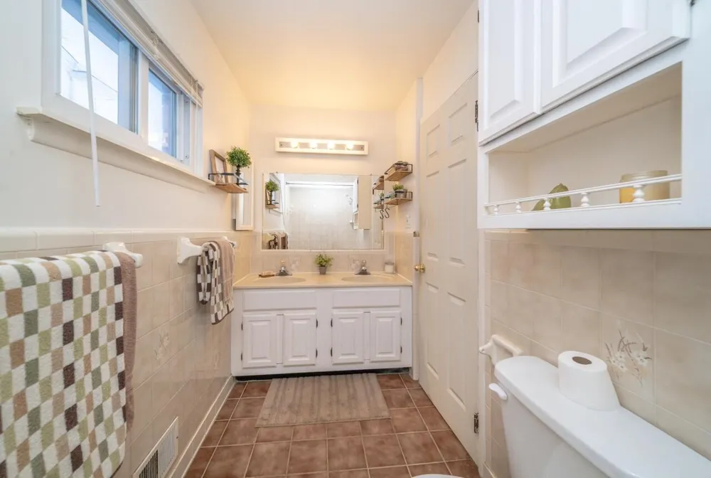 442 Dobson Street Westland City, MI 48185