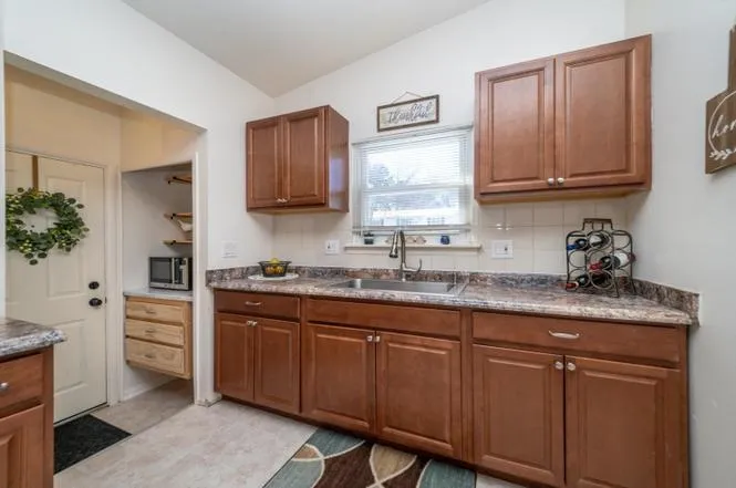 442 Dobson Street Westland City, MI 48185