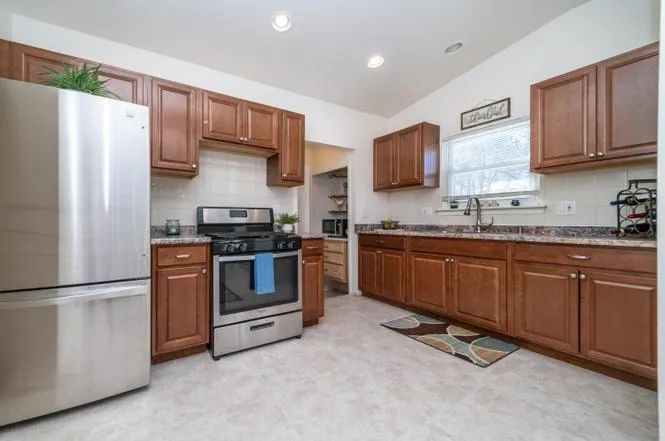 442 Dobson Street Westland City, MI 48185