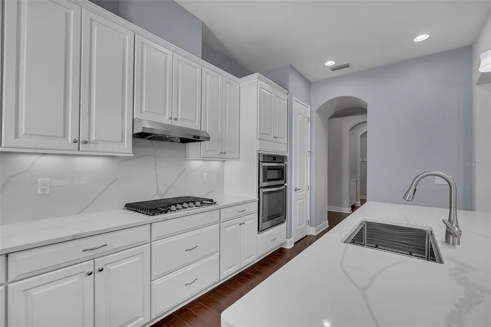 10310 EASTWOOD DRIVE Bradenton, FL 34211