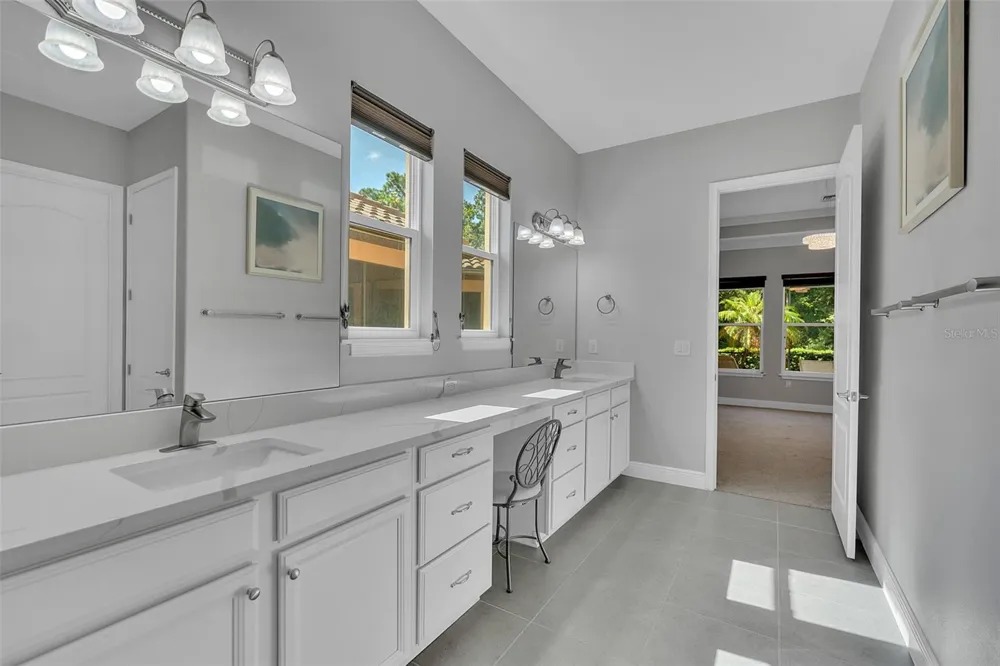 10310 EASTWOOD DRIVE Bradenton, FL 34211