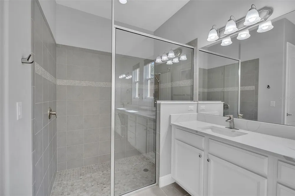 10310 EASTWOOD DRIVE Bradenton, FL 34211