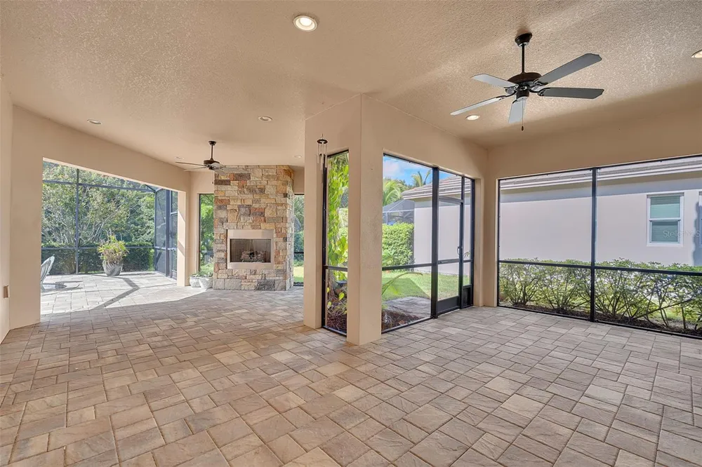 10310 EASTWOOD DRIVE Bradenton, FL 34211