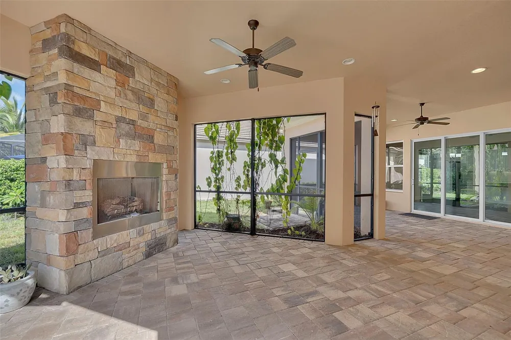 10310 EASTWOOD DRIVE Bradenton, FL 34211