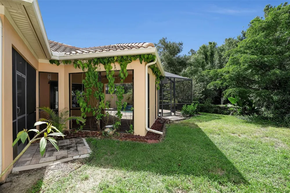 10310 EASTWOOD DRIVE Bradenton, FL 34211