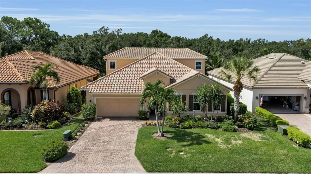10310 EASTWOOD DRIVE Bradenton, FL 34211