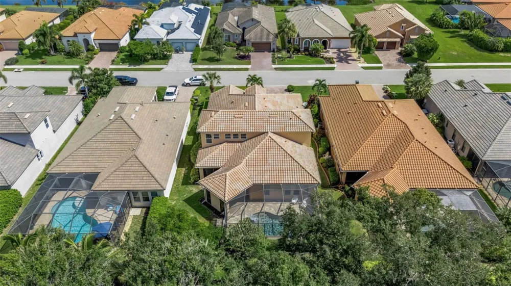 10310 EASTWOOD DRIVE Bradenton, FL 34211
