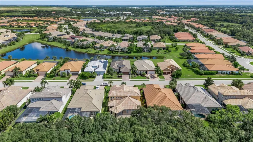 10310 EASTWOOD DRIVE Bradenton, FL 34211