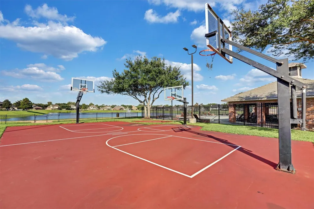 2911 Amber Hill Trail Pearland, TX 77581