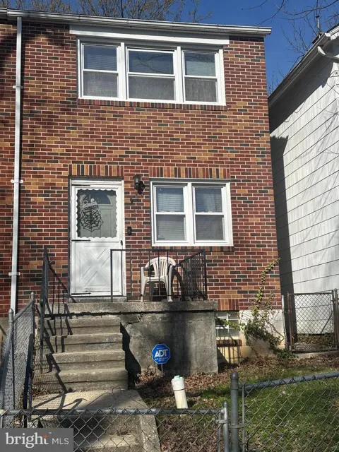 906 HOMESTEAD STREET