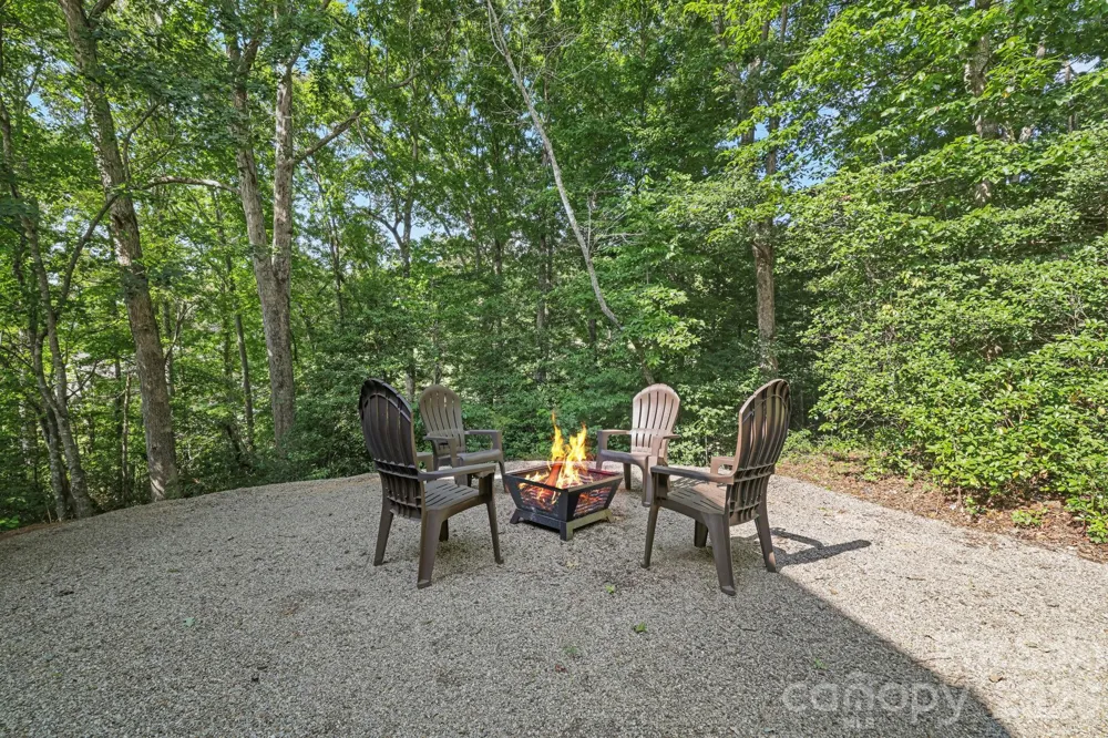 340 Porter Creek Drive Franklin, NC 28734