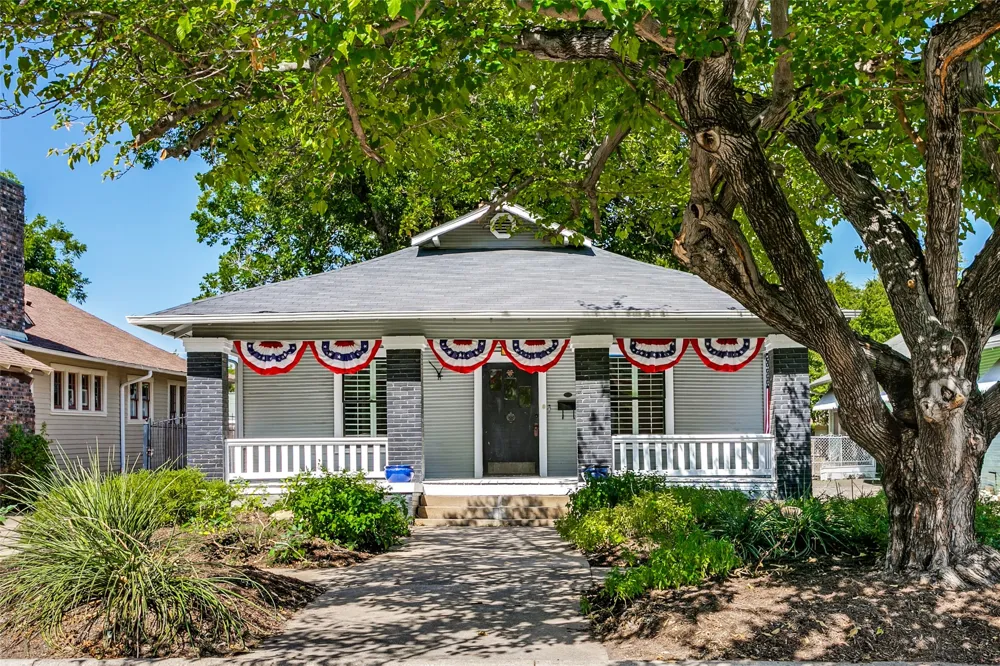 2004 Fairmount Avenue Fort Worth, TX 76110