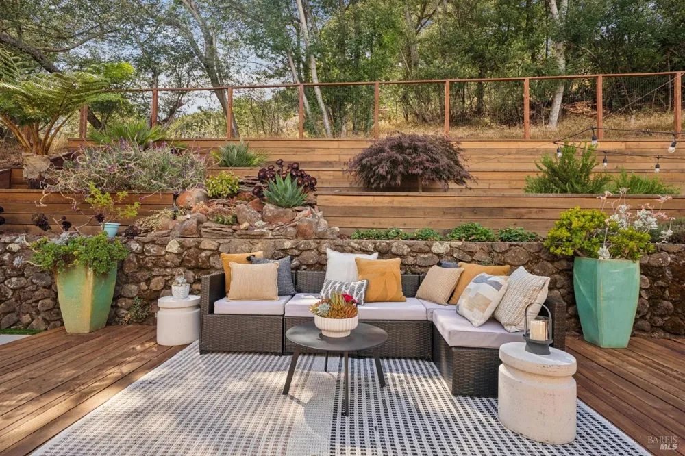 1125 Meadowcrest Drive Corte Madera, CA 94925