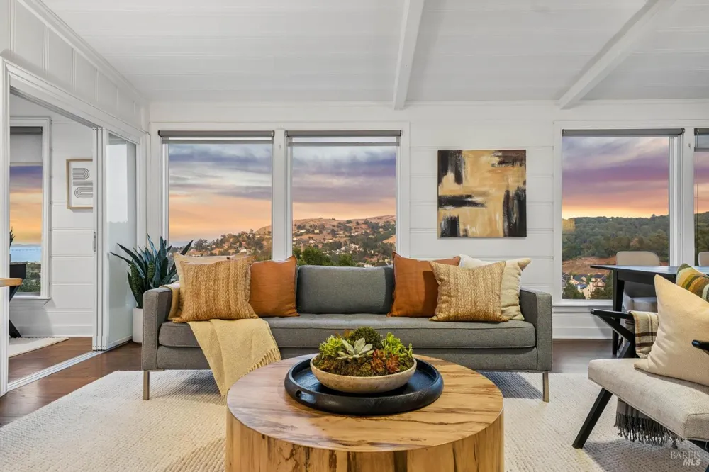 1125 Meadowcrest Drive Corte Madera, CA 94925