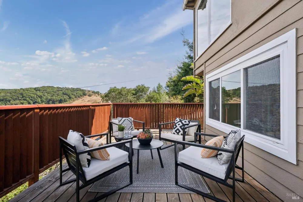 1125 Meadowcrest Drive Corte Madera, CA 94925