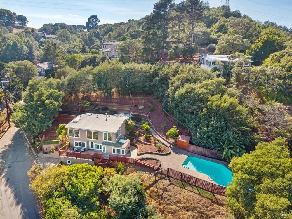 1125 Meadowcrest Drive Corte Madera, CA 94925