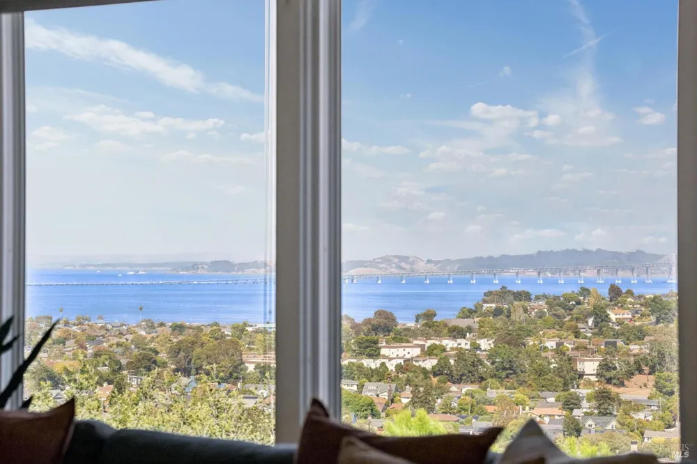 1125 Meadowcrest Drive Corte Madera, CA 94925