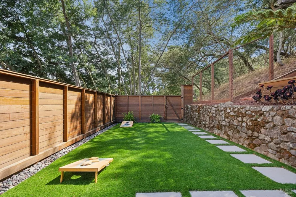 1125 Meadowcrest Drive Corte Madera, CA 94925