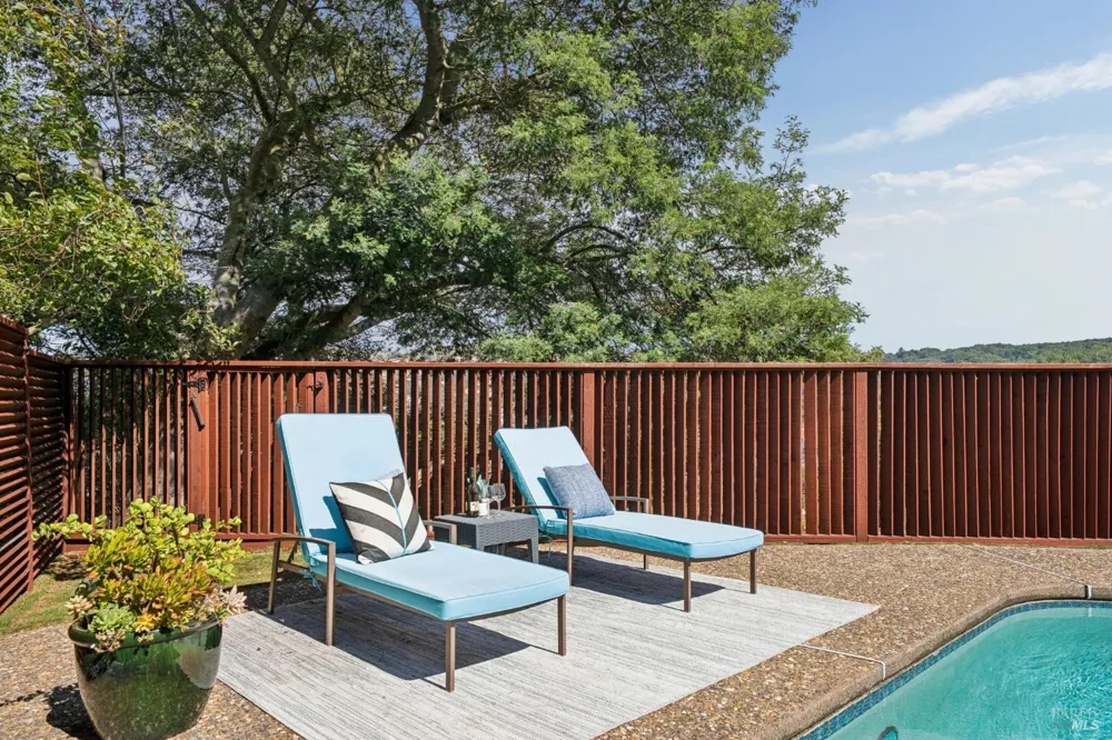 1125 Meadowcrest Drive Corte Madera, CA 94925