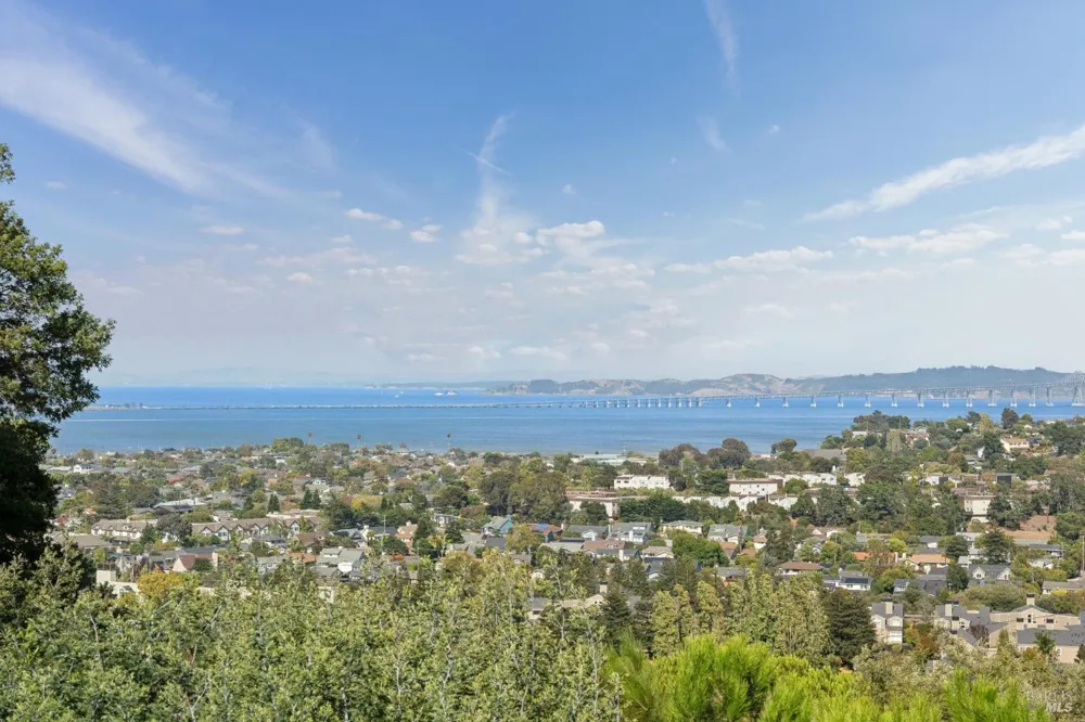1125 Meadowcrest Drive Corte Madera, CA 94925