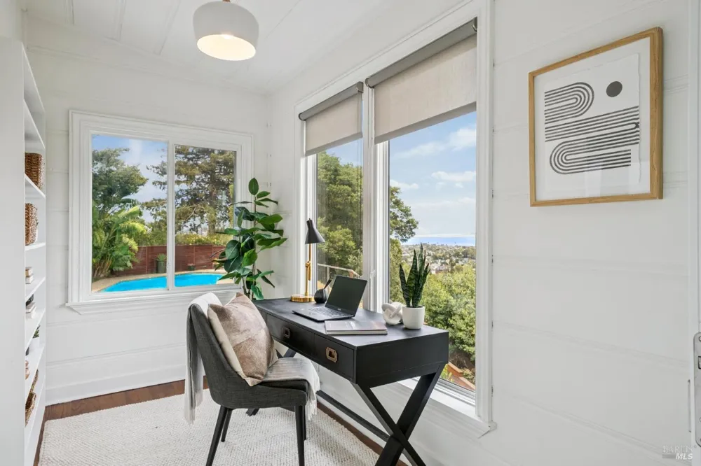 1125 Meadowcrest Drive Corte Madera, CA 94925