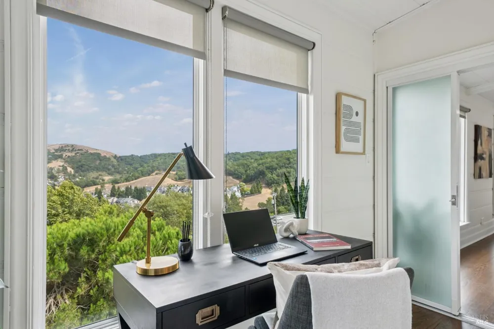 1125 Meadowcrest Drive Corte Madera, CA 94925