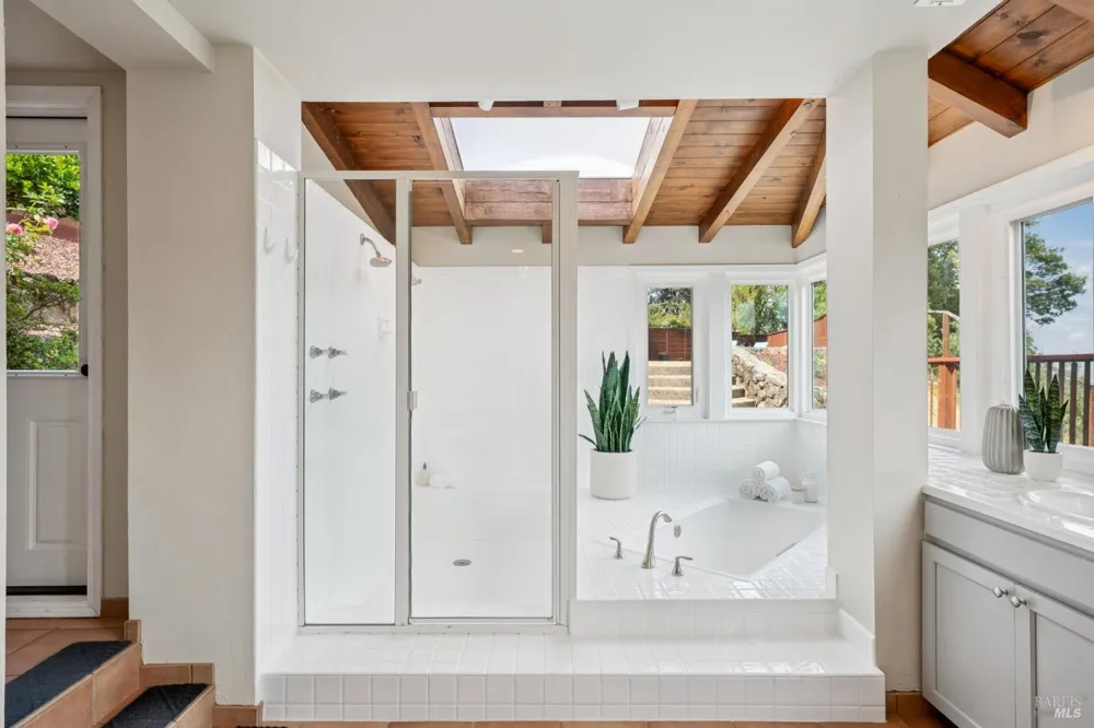 1125 Meadowcrest Drive Corte Madera, CA 94925