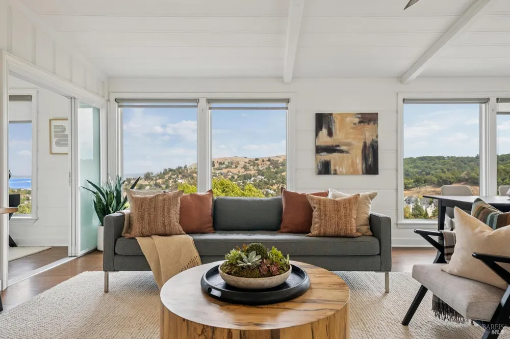 1125 Meadowcrest Drive Corte Madera, CA 94925