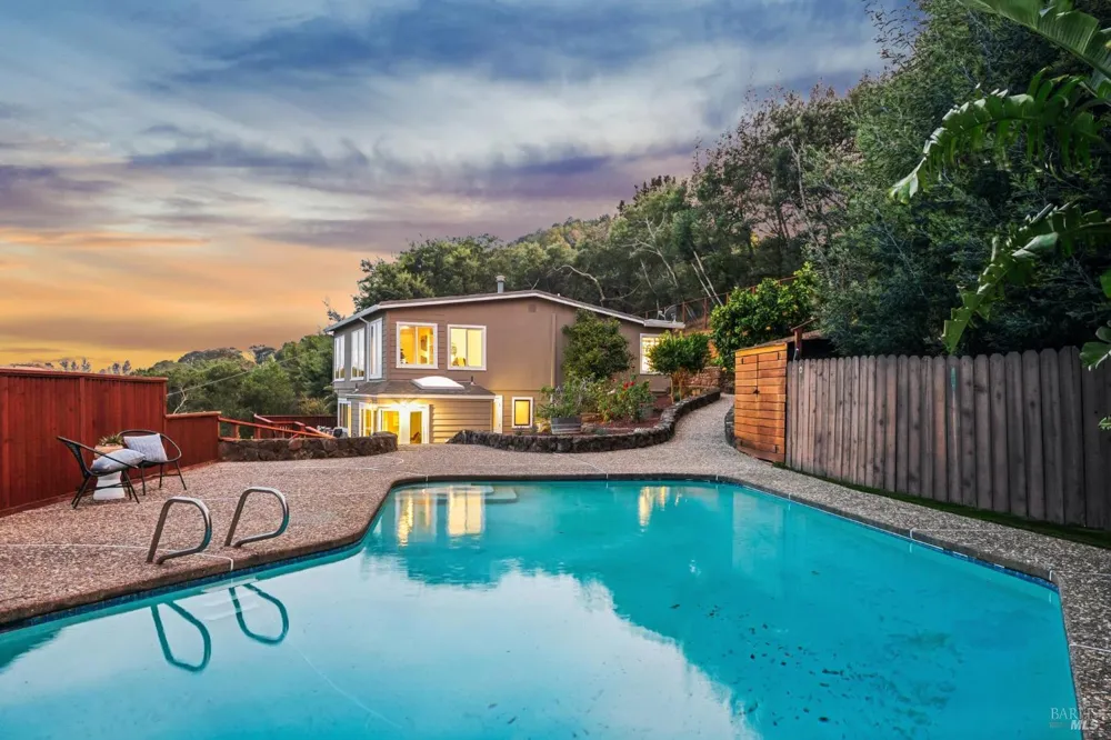 1125 Meadowcrest Drive Corte Madera, CA 94925